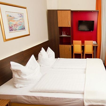 Hotel Tourist Франкфурт-на-Майні Екстер'єр фото
