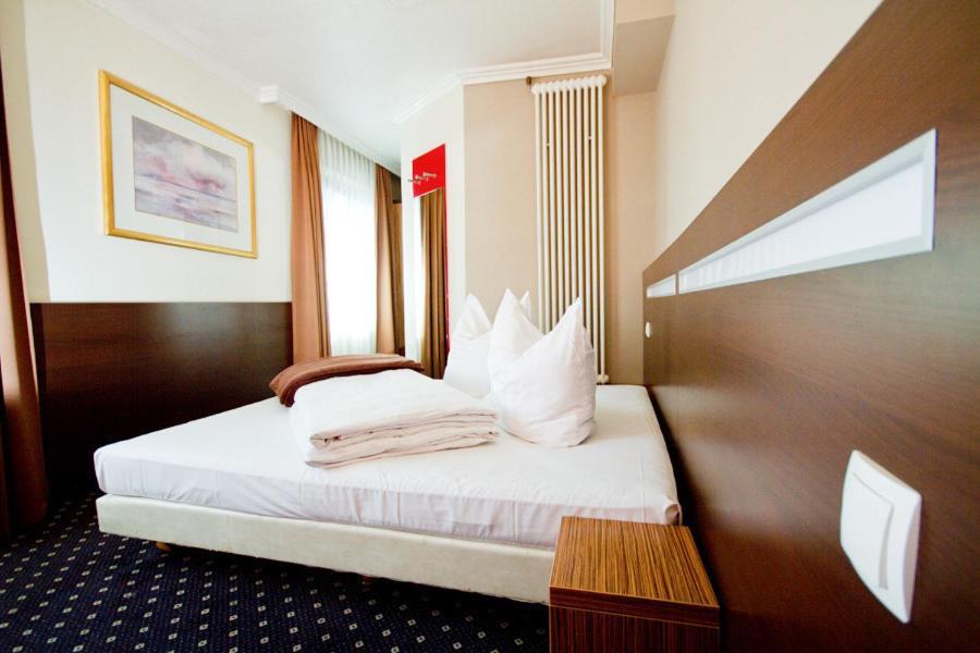 Hotel Tourist Франкфурт-на-Майні Номер фото