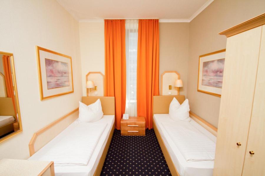 Hotel Tourist Франкфурт-на-Майні Номер фото