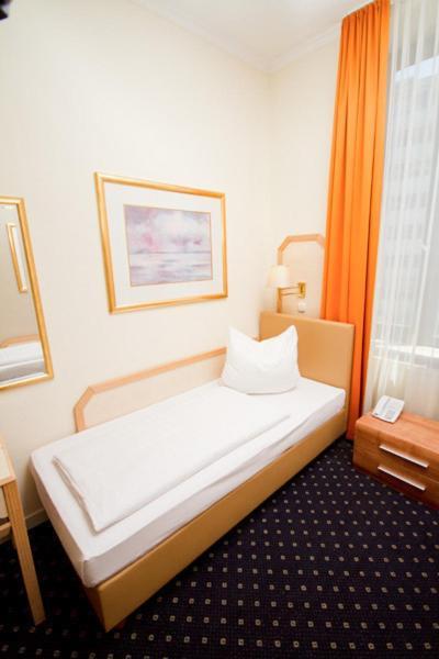 Hotel Tourist Франкфурт-на-Майні Номер фото