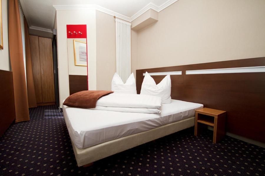 Hotel Tourist Франкфурт-на-Майні Номер фото